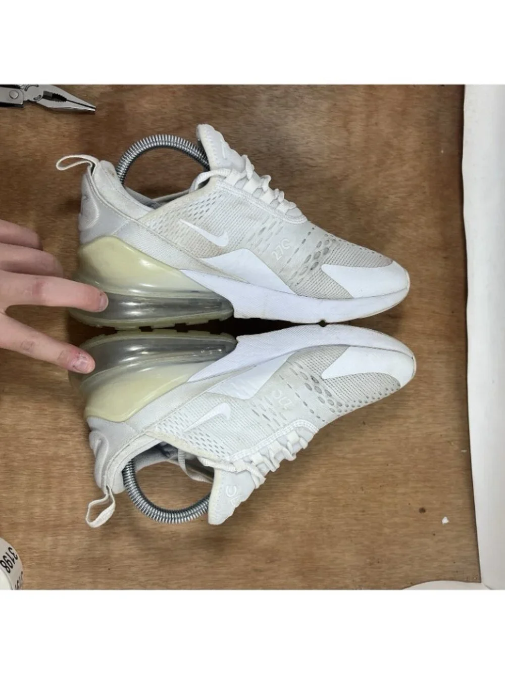 Nike Air Max 270 Women’s Size 8 White Running Shoes Sneakers 943345-103